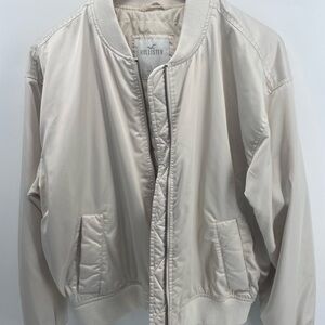 Hollister Cream Quilted Women’s Jacket